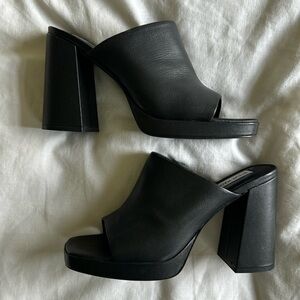 Steve Madden Pilars Black.